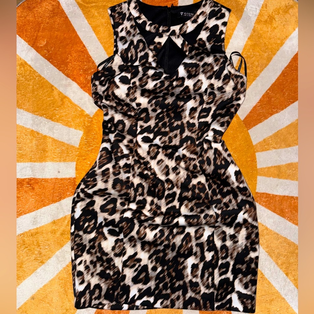 Cheetah printed Midlink dress.